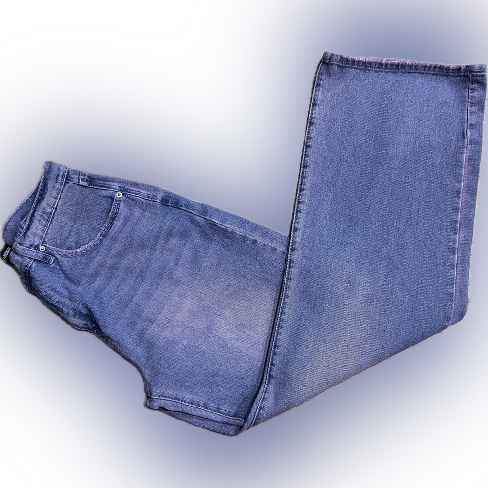 Like new Fashion Nova SZ 11 blue/pink wide leg jean w/belt accent rear/waist 30” - Picture 2 of 6